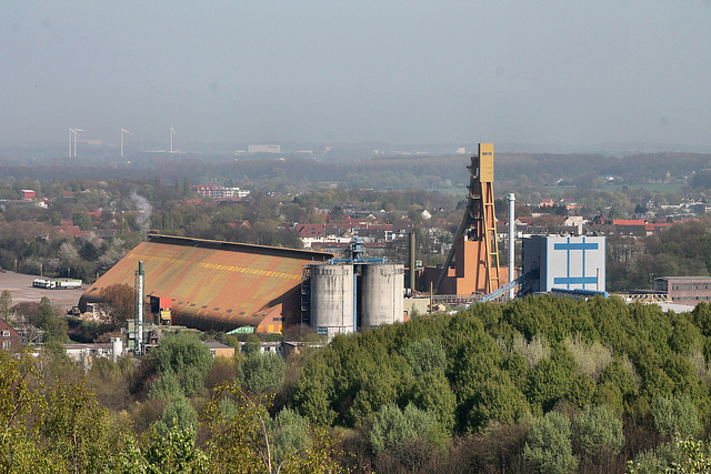 Blick auf die Schachtanlage Grimberg 1/2 der Zeche Monopol (Bergkamen) / 9.04.2017