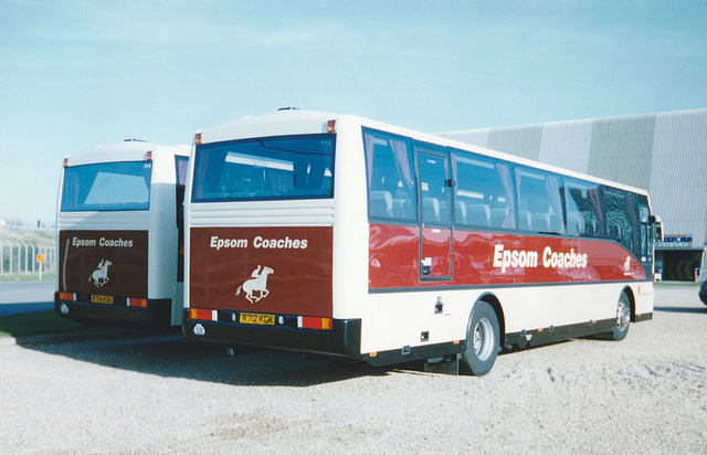 Epsom Coaches R712 KGK and R714 KGK at the Imperial War Museum, Duxford – Nov/Dec 1998 (405-20)