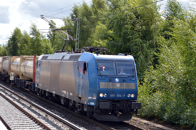 Tankzug richtung Pinneberg bei Hamburg-Halstenbek