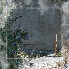 mais que fait donc ce saxophone sur le mur ?