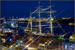 Kreuzbeleuchtung auf der Rickmer Rickmers