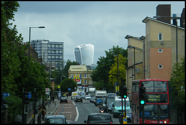 glowing UFO seen from Deptford