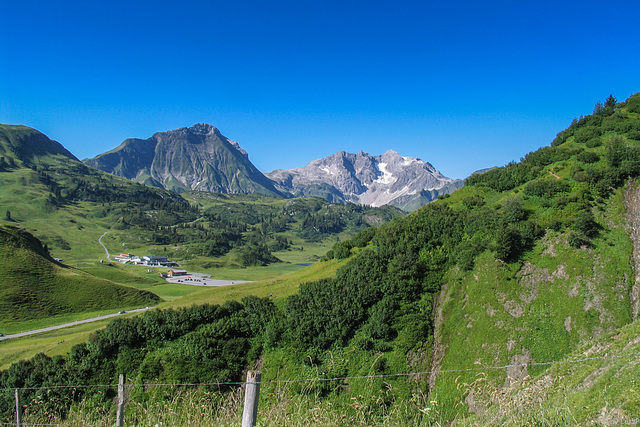 Hiking up the Widderstein (210°)