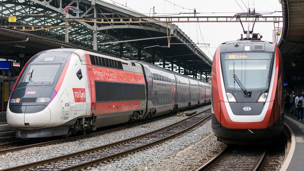 221112 Lausanne TGV RABe502