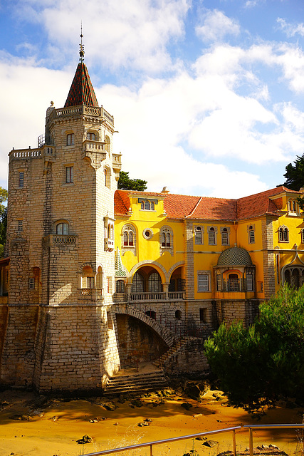 Museu Condes de Castro Guimarães