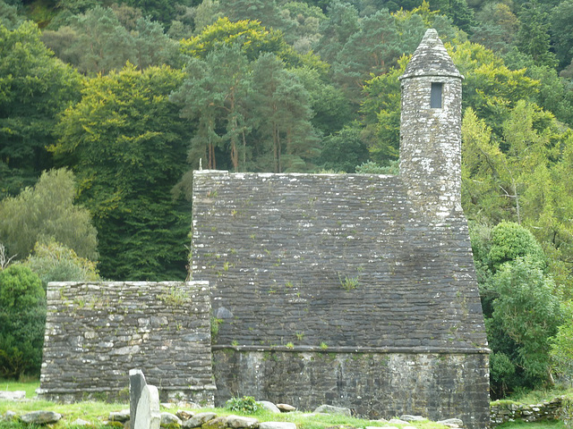 Eglise et ruines celtiques (Irlande)******