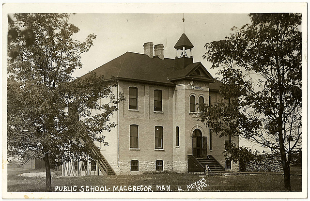 MN0744 MACGREGOR - PUBLIC SCHOOL