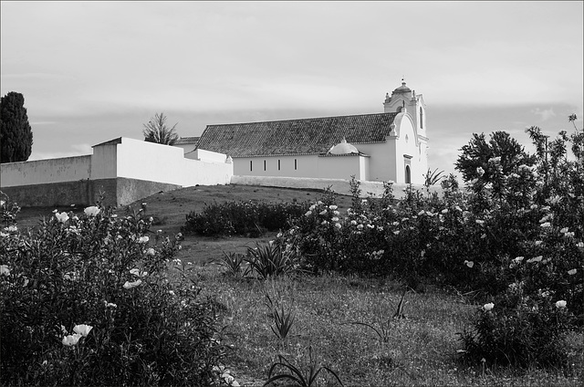 S. Sebastião de Carros, Igreja.