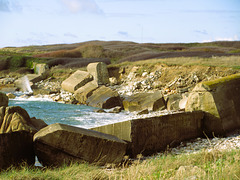 la mer a cassé le mur,