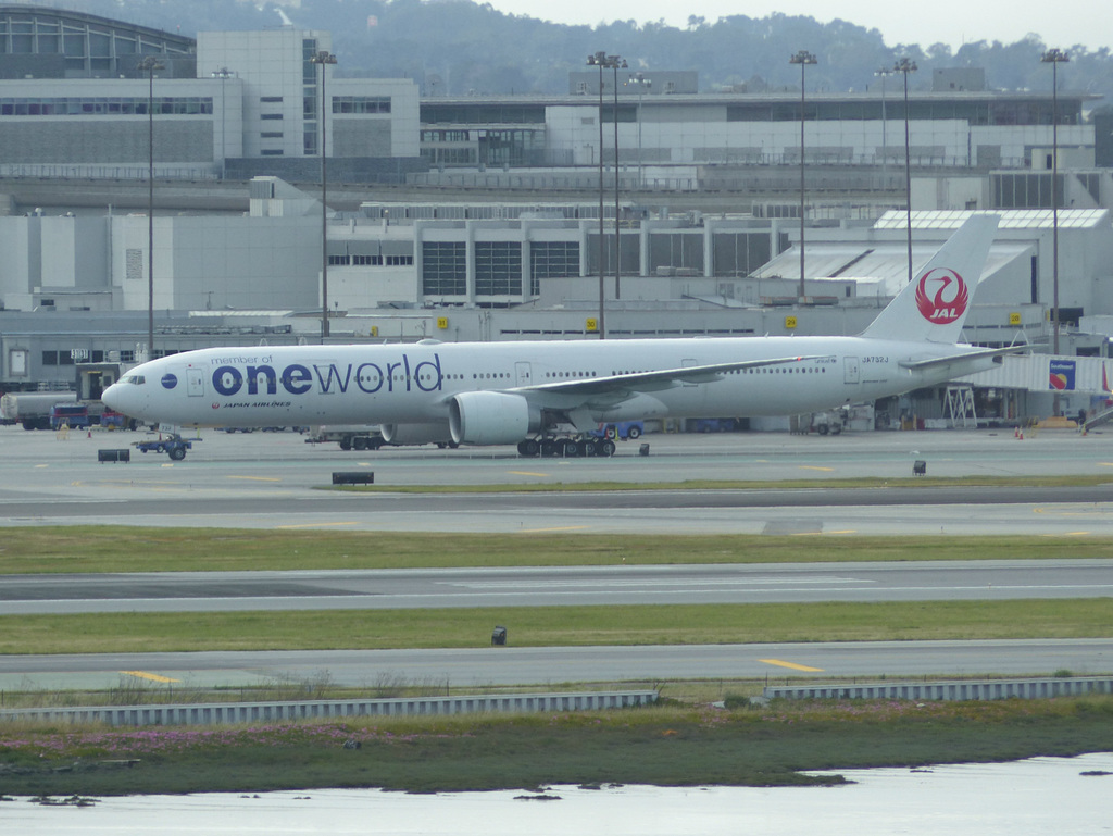 JA732J at SFO - 21 April 2016