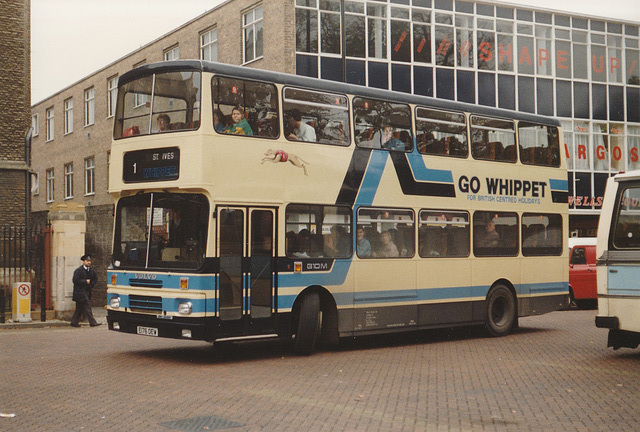 Whippet Coaches E176 OEW in Cambridge – 25 Oct 1988 (77-17)