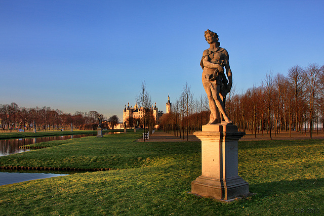 Schwerin, Permoser-Statuen im Schlossgarten