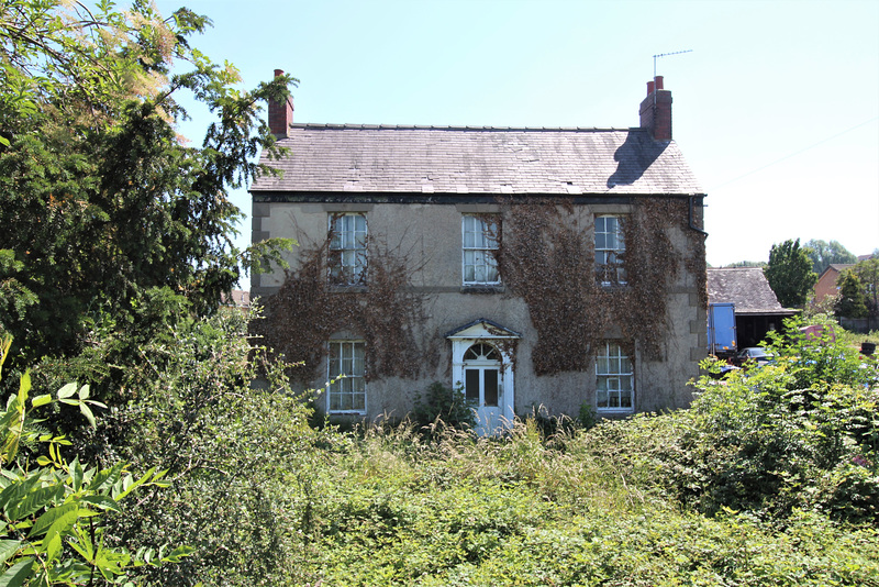 Early c19th house threatened with demolition, Stapenhill, Staffordshire