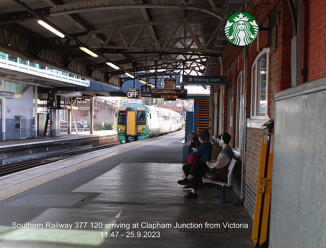 Southern Railway  377 120 at Clapham Junction 25 9 2023