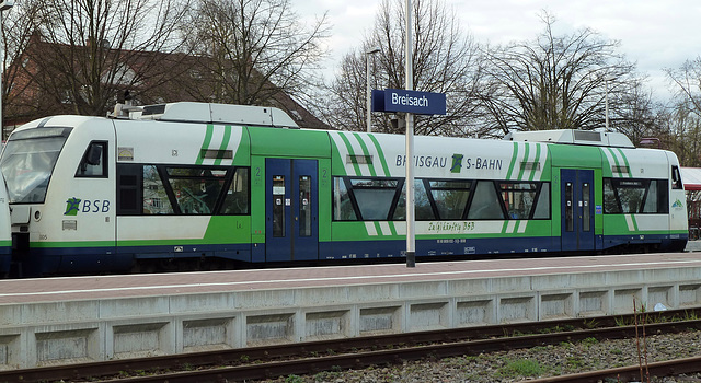 Breisgauer S-Bahn im Bahnhof Breisach