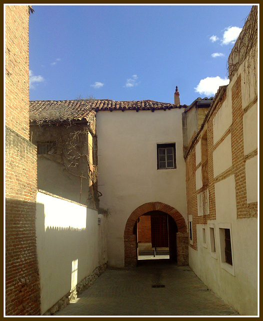 Alcala de Henares, arched gateway.