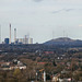 Blick auf das Kraftwerk Scholven mit der Halde Oberscholven (Schurenbachhalde, Essen-Altenessen) / 2.03.2024