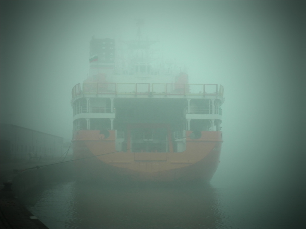 Schiff im Nebel