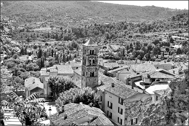 Moustiers-Sainte-Marie (04) 20 juin 2014.