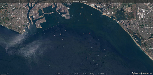 Tanker ships waiting near Long Beach / LA