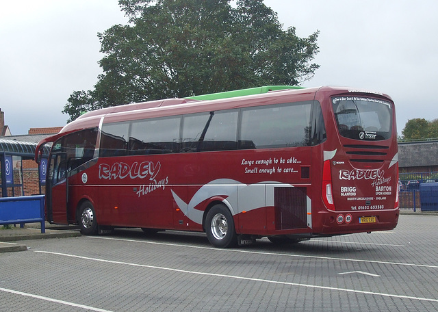 DSCF0105 Radley Coach Travel YR16 RAD in Bury St. Edmunds - 23 Oct 2017