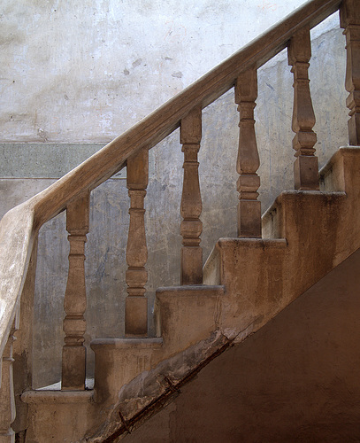Steps in Tianyige Library