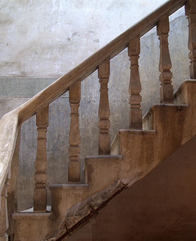 Steps in Tianyige Library