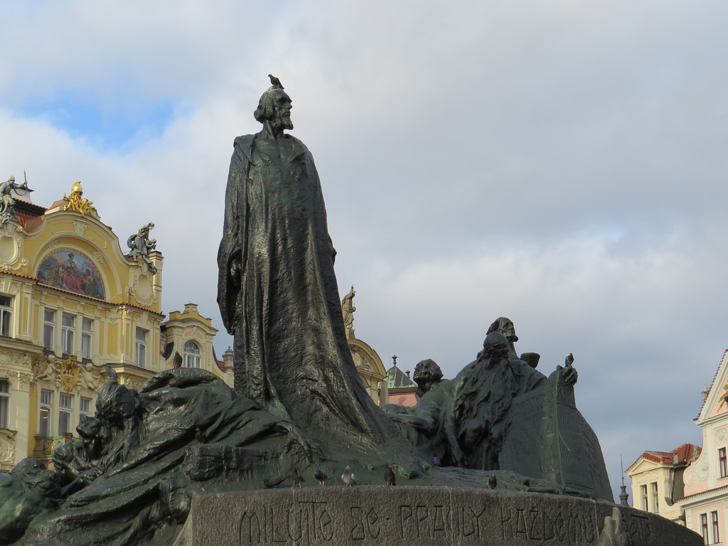 Place Starometske, 13.