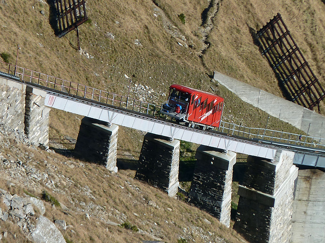 Die Niesenstandseilbahn kurz vor dem Ziel auf 2300 m.ü.M.