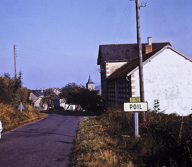 Poil (58) septembre 1973. (Diapositive numérisée). Qui veut s'y faire photographier????!!!!