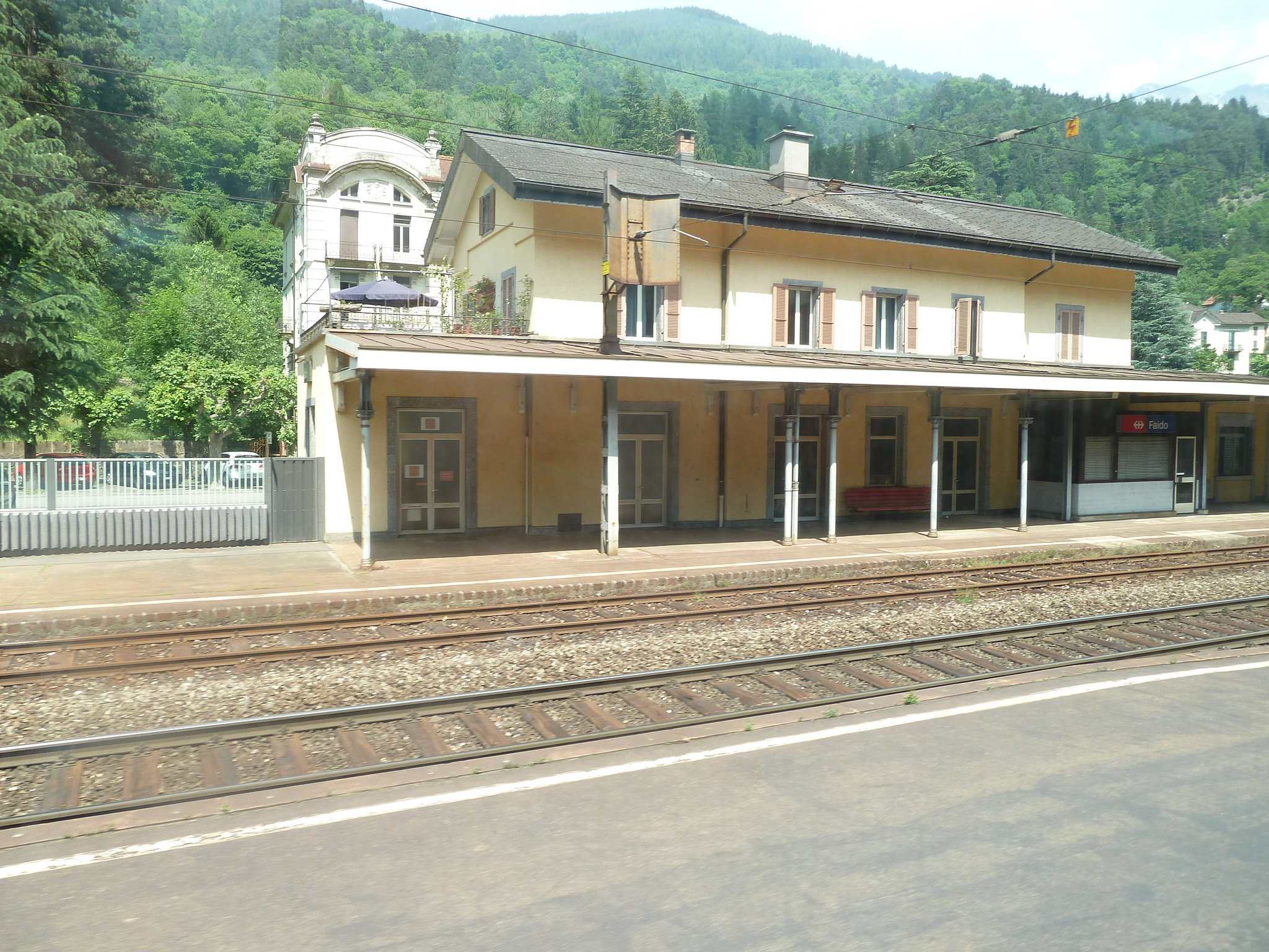 Durchfahrt im Bahnhof Faido