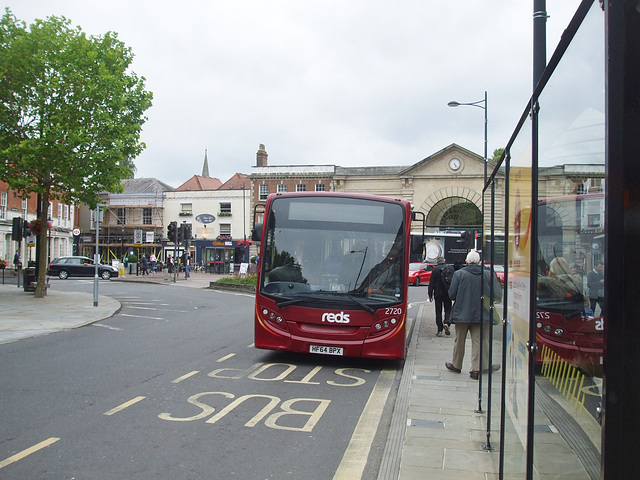 DSCF8204 Go South Coast (Salisbury Reds) 2720 (HF64 BPX) in Salisbury - 29 Jun 2017