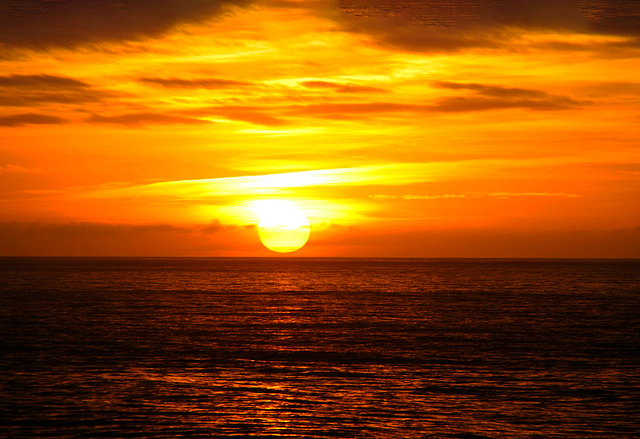 Puesta de sol a mar abierto