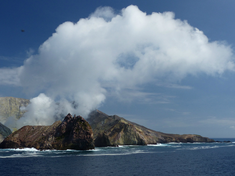 Whakaari/White Island (24) - 25 February 2015