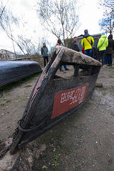 Ein Boot am Ufer an Bilhorod-Kanal-Straße