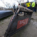 Ein Boot am Ufer an Bilhorod-Kanal-Straße