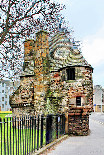 Queen Mary's Bath House