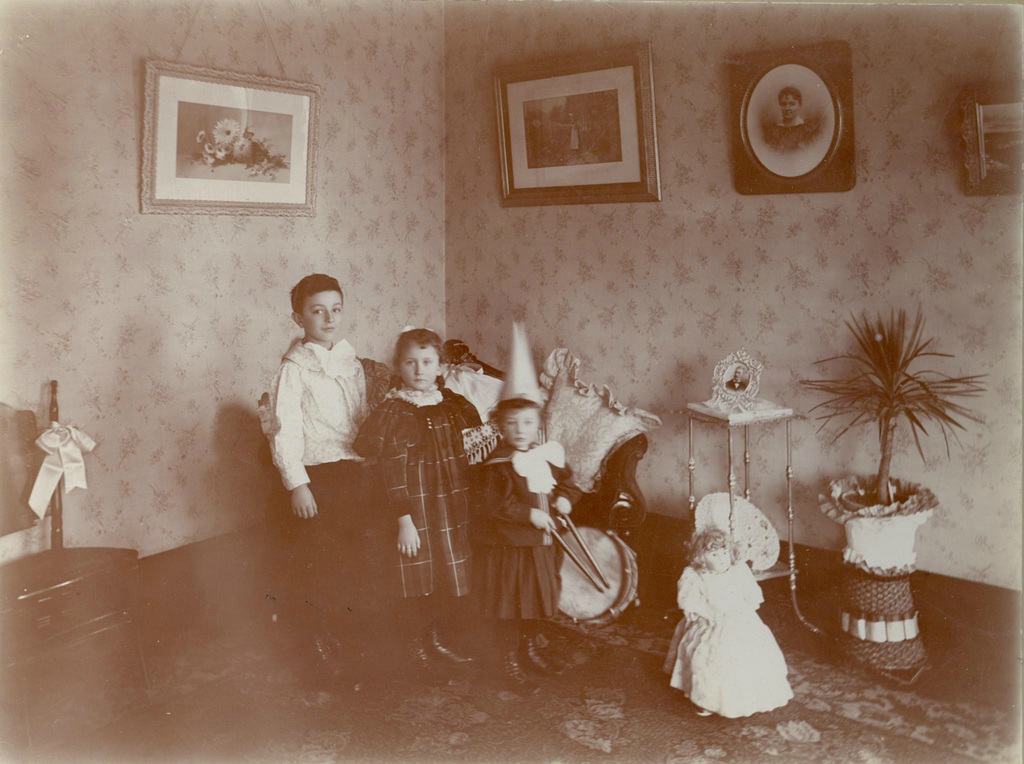 My grandfather (L) and his siblings, c. 1896