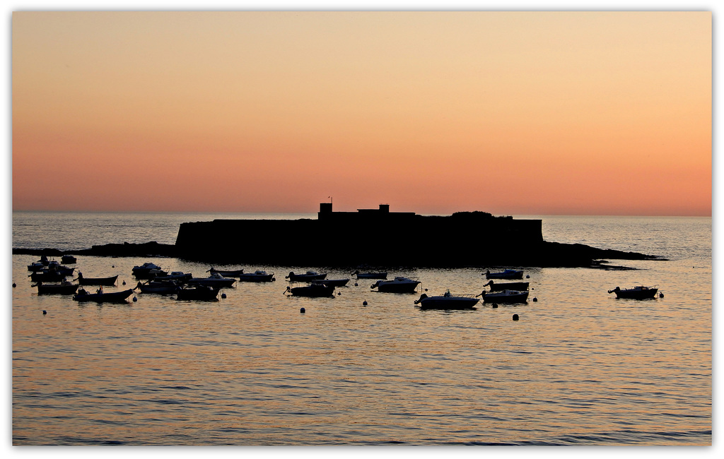 le fort bloqué au coucher du soleil