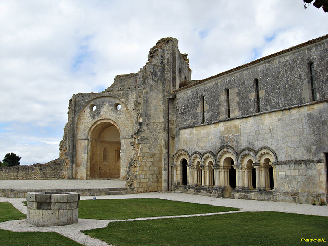 abbaye de TRIZAY