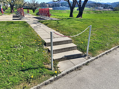 Zauntechnischer Maximalminimalismus. Zauntechnischer Maximalminimalismus.