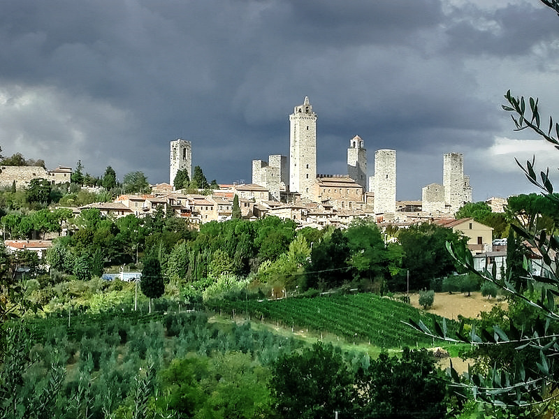 San Gimignano gegenüber... ©UdoSm