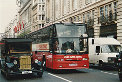 Pullmanor (Evan Evans Tours) J215 DYL in Piccadilly, London – 22 April 1993 (190-22)