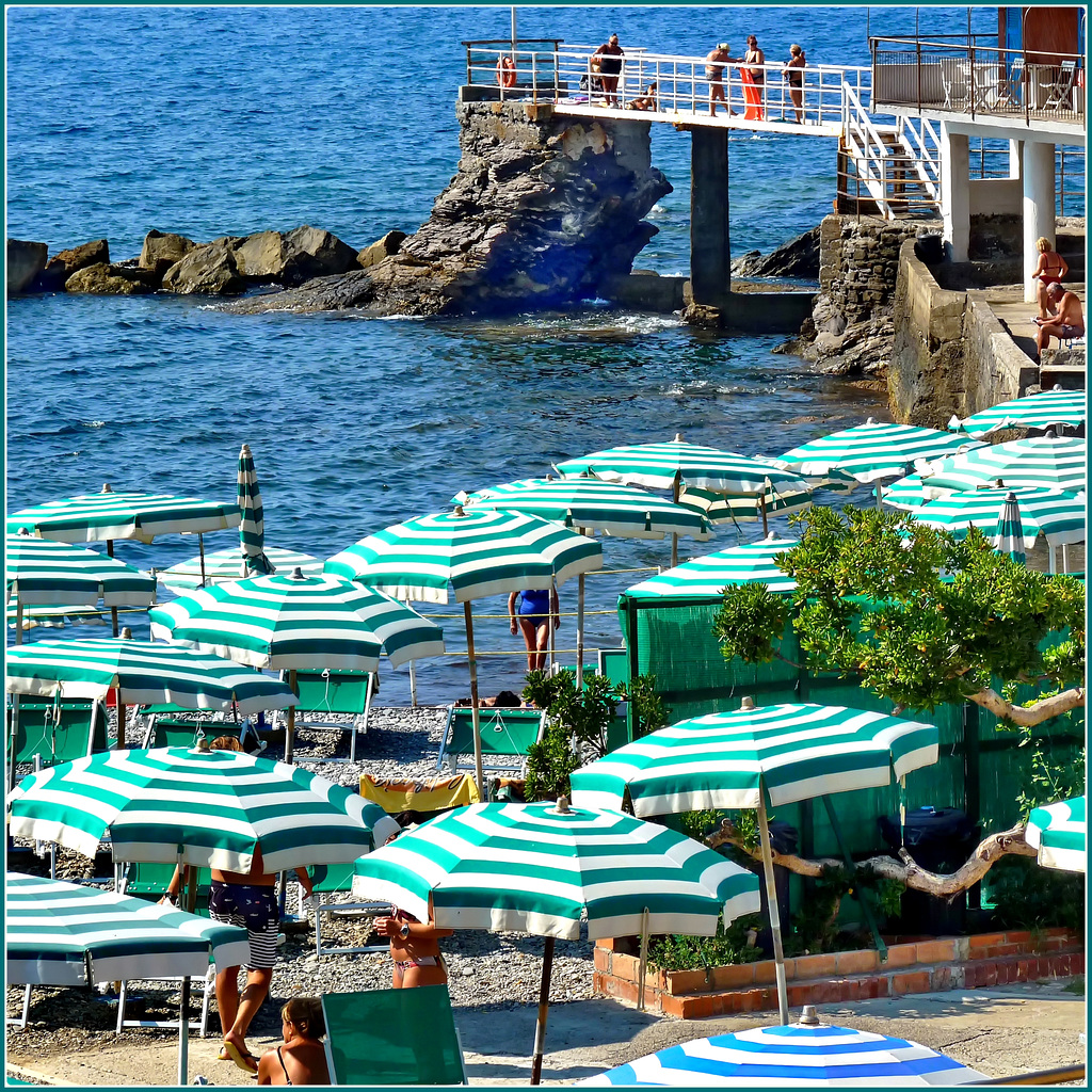 Genova : righe verdi sulla spiaggia di Quarto