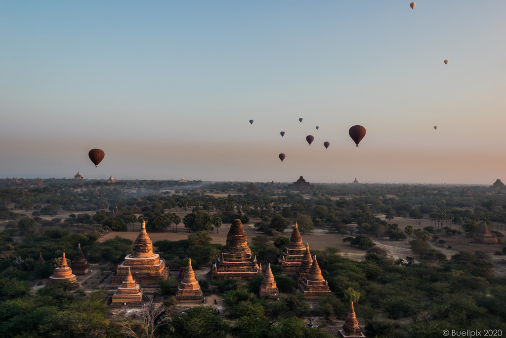 im Ballon über Bagan (© Buelipix)