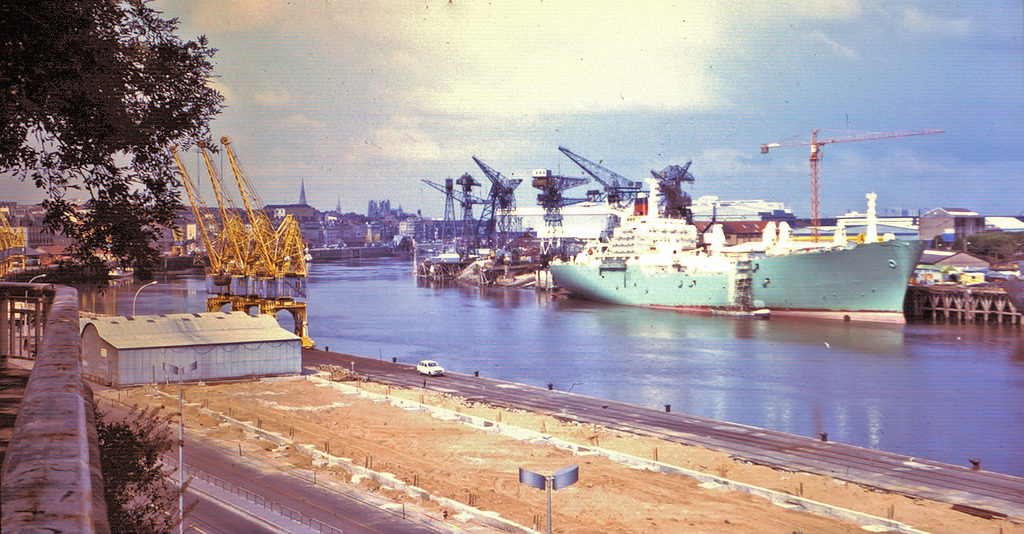 Nantes (44) Juillet 1973. (Diapositive numérisée).