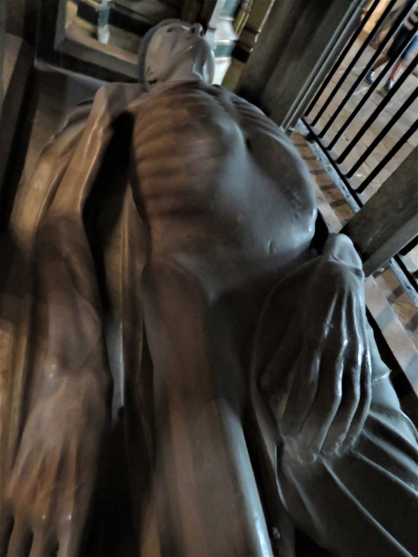 canterbury cathedral (38)c15 gisant lying on a shroud on chichele's tomb +1443