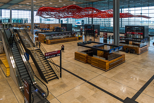Fliegender Teppich und schmale Treppen