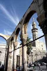 Damaskus: Blick durch römische Torbögen auf die Ommayaden-Moschee
