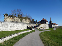 Font FR: Ansicht des Burgfelsens, des Wohnschlosses und der Kirche ( zusätzliche Info siehe Anhang )